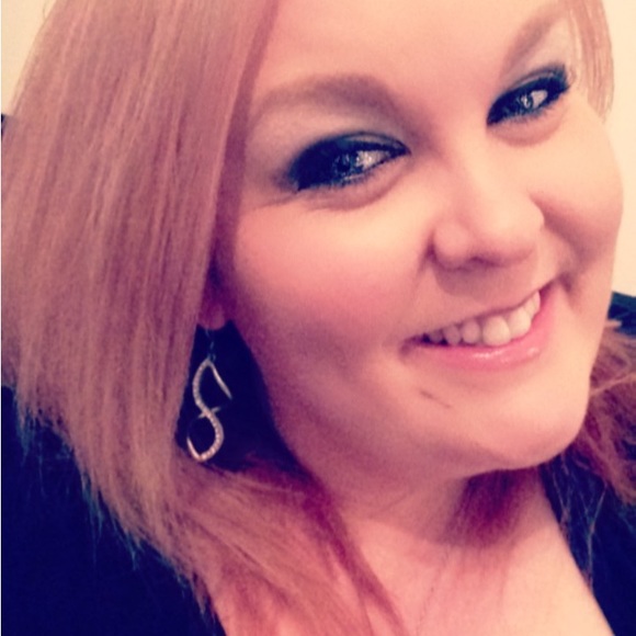 Meet your Posher, Claire - Picture 1 of 1